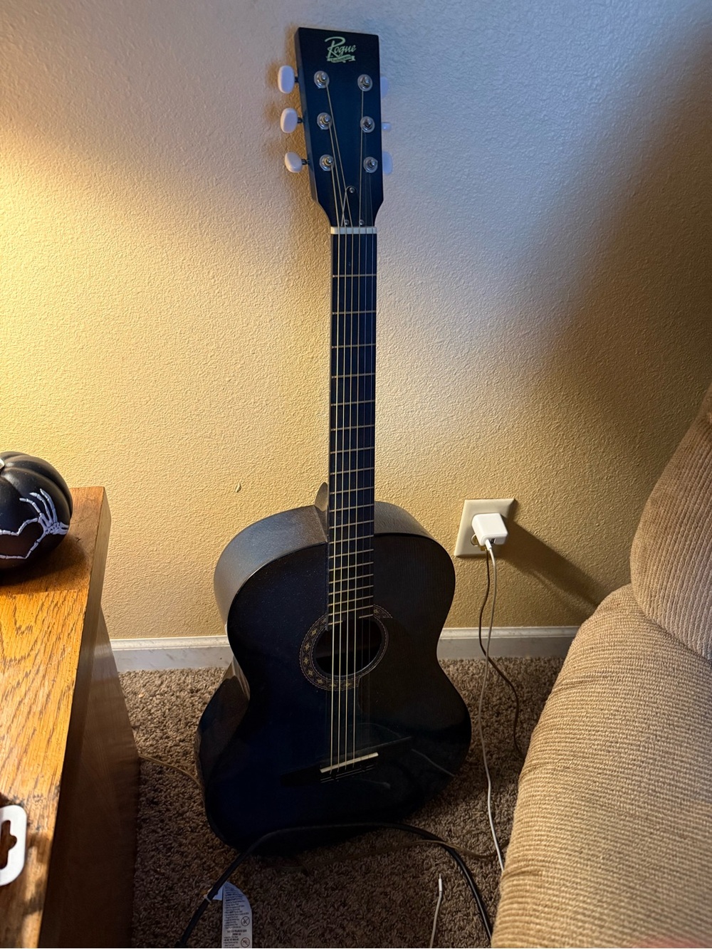 Rogue Black Acoustic Guitar Accent Piece
